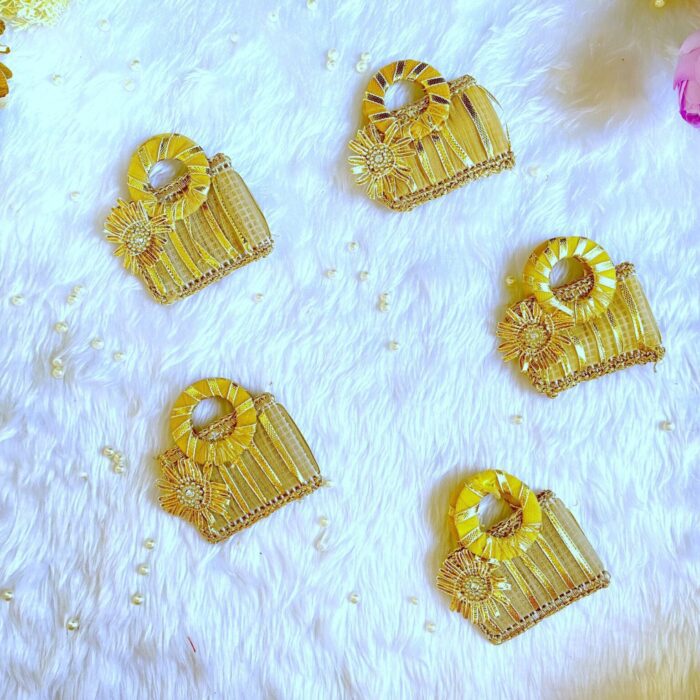 Beautiful Coin Pouch | Coin Cover | Kesar Pouch <br><br>Design: PO016