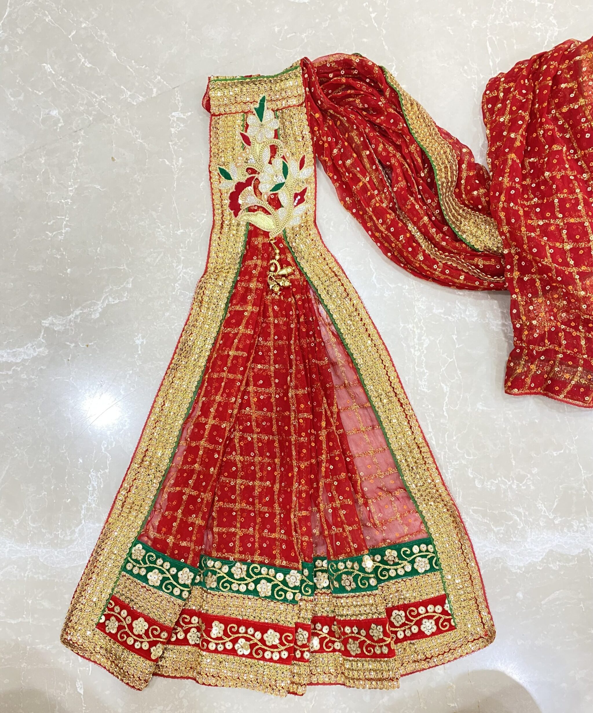 Zari Weaving Red Georgette Set/Brooch Dupatta/Chunri<br><br>Design: DU001 - Image 2
