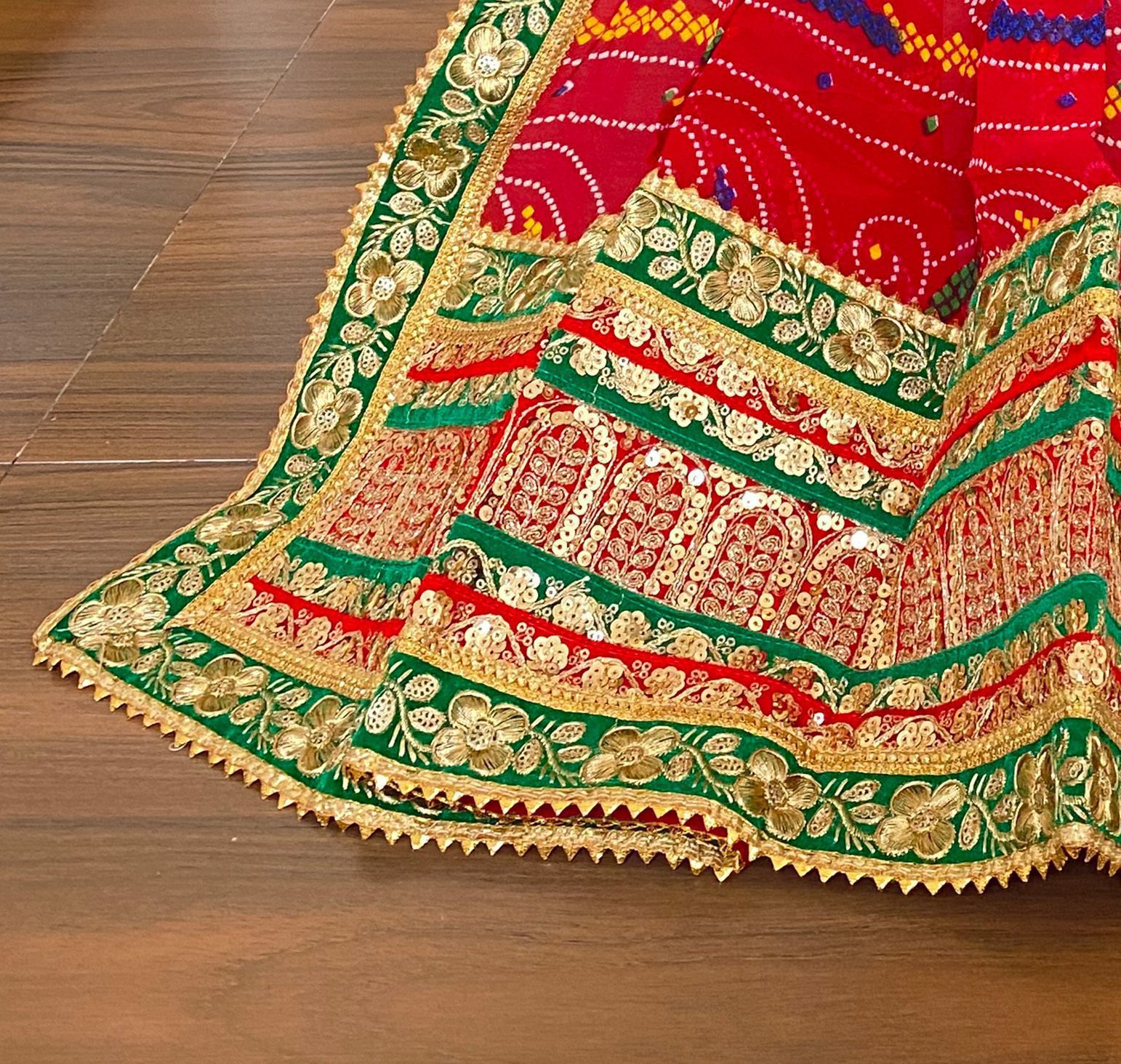 Zari Weaving Red Chunri Georgette Set/Brooch Dupatta/Chunri<br><br>Design: DU003 - Image 2
